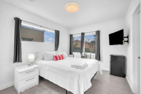 3BDR House in Prime Location - Hollywood 10 Minutes From The beach!